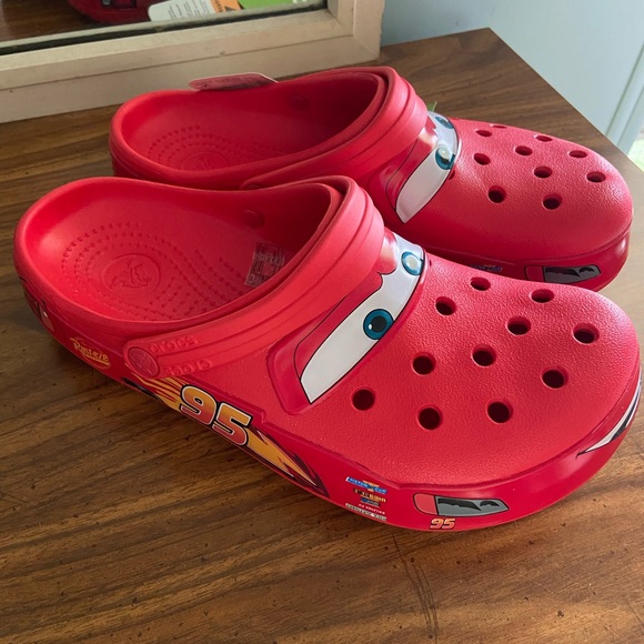 New Crocs X Disney Pixar Cars Lightning McQueen Classic Clogs Size 9M 11W - Picture 2 of 10